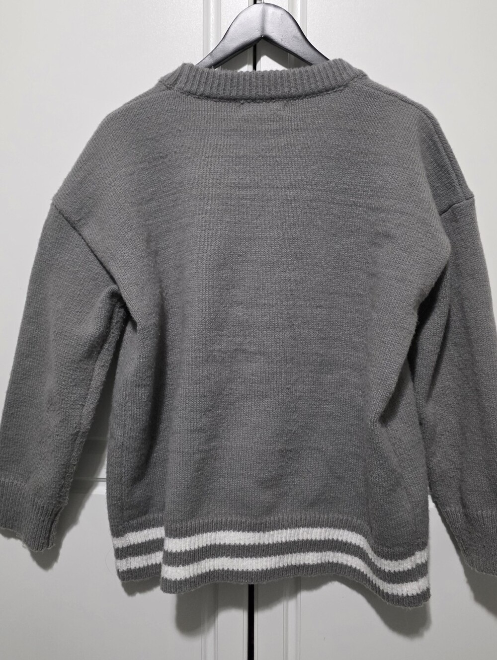 Golden Earth Studio Womens Gray V-Neck Button Boyfriend Cardigan w Stripe Hem - Picture 11 of 11